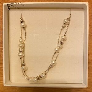 Magnolia Pearl and Silver Bead Bracelet- White and Silver